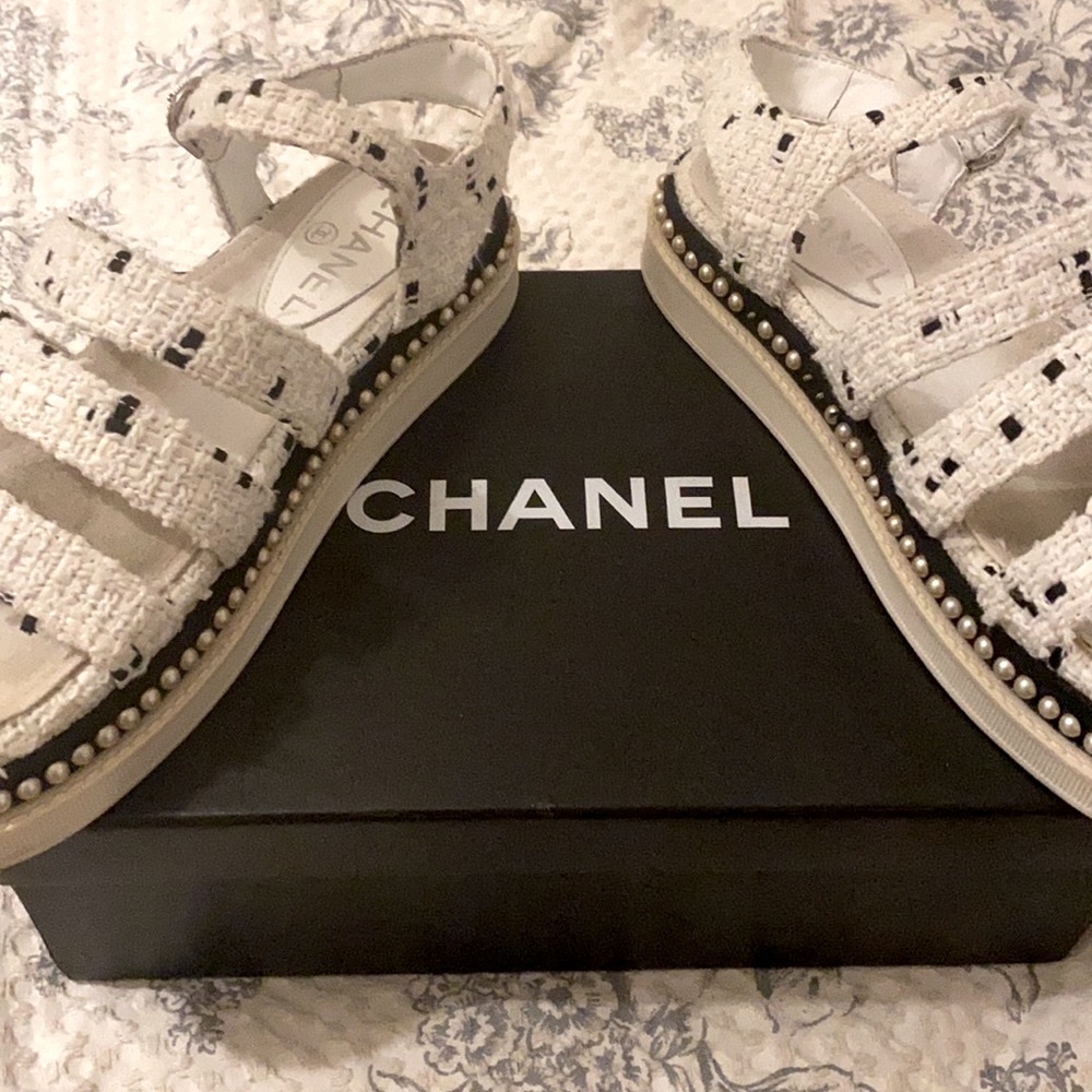 CHANEL Sandals
